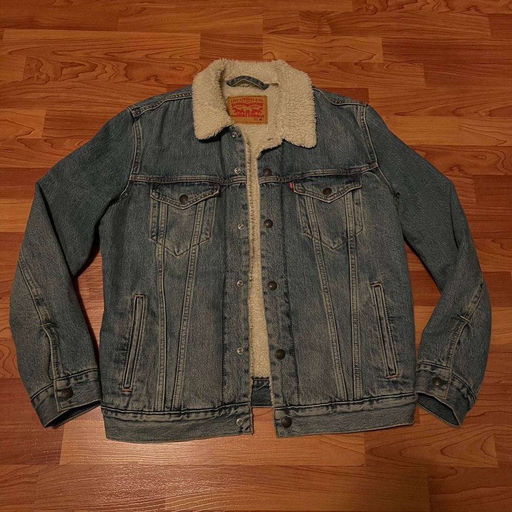 Levi’s Sherpa Trucker Jacket- Medium